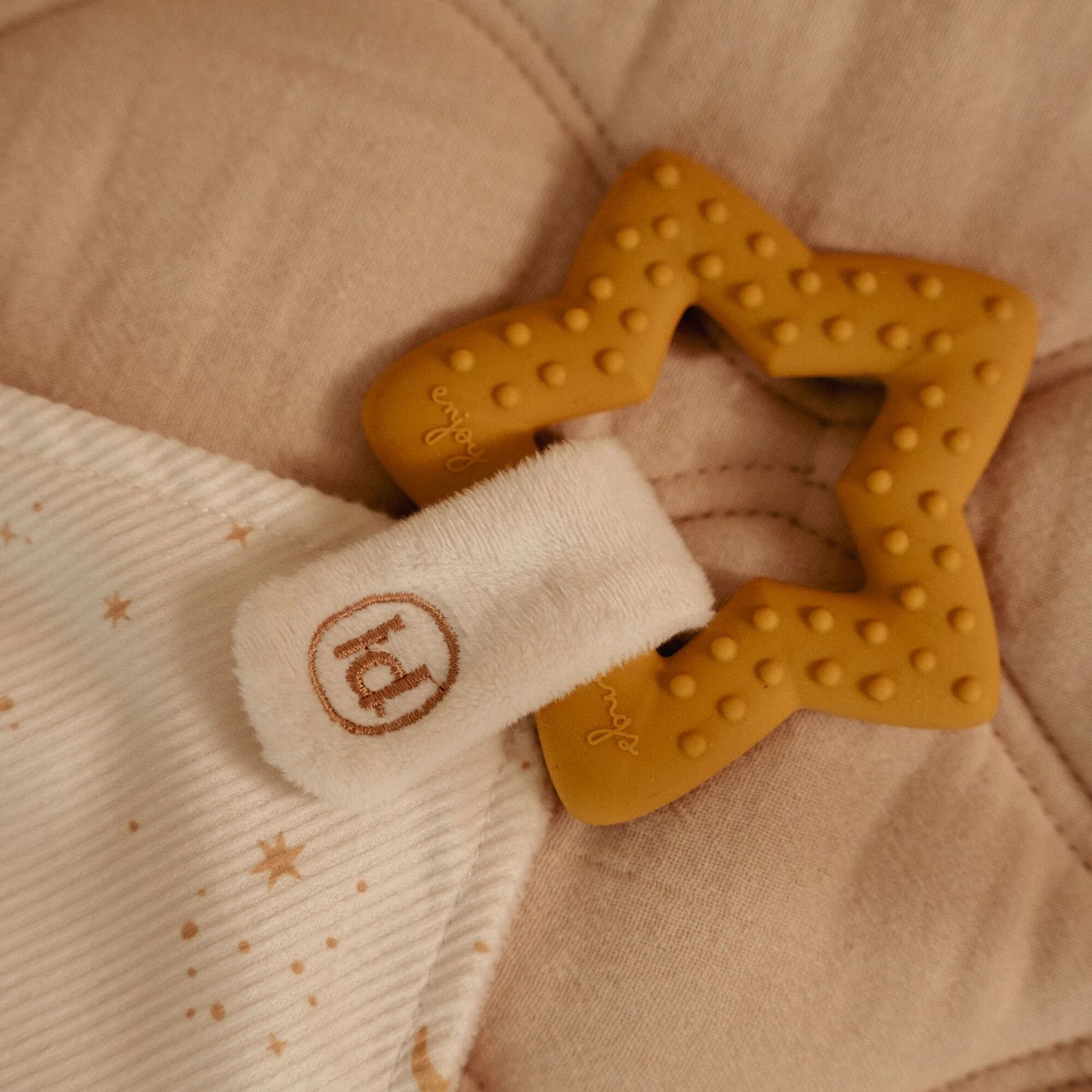 Newborn Naturals Goose Cuddle Cloth w/ Teether