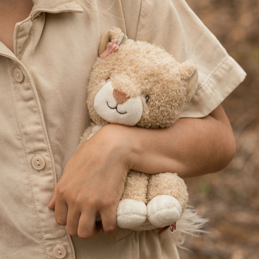 Cuddle Lioness 17cm