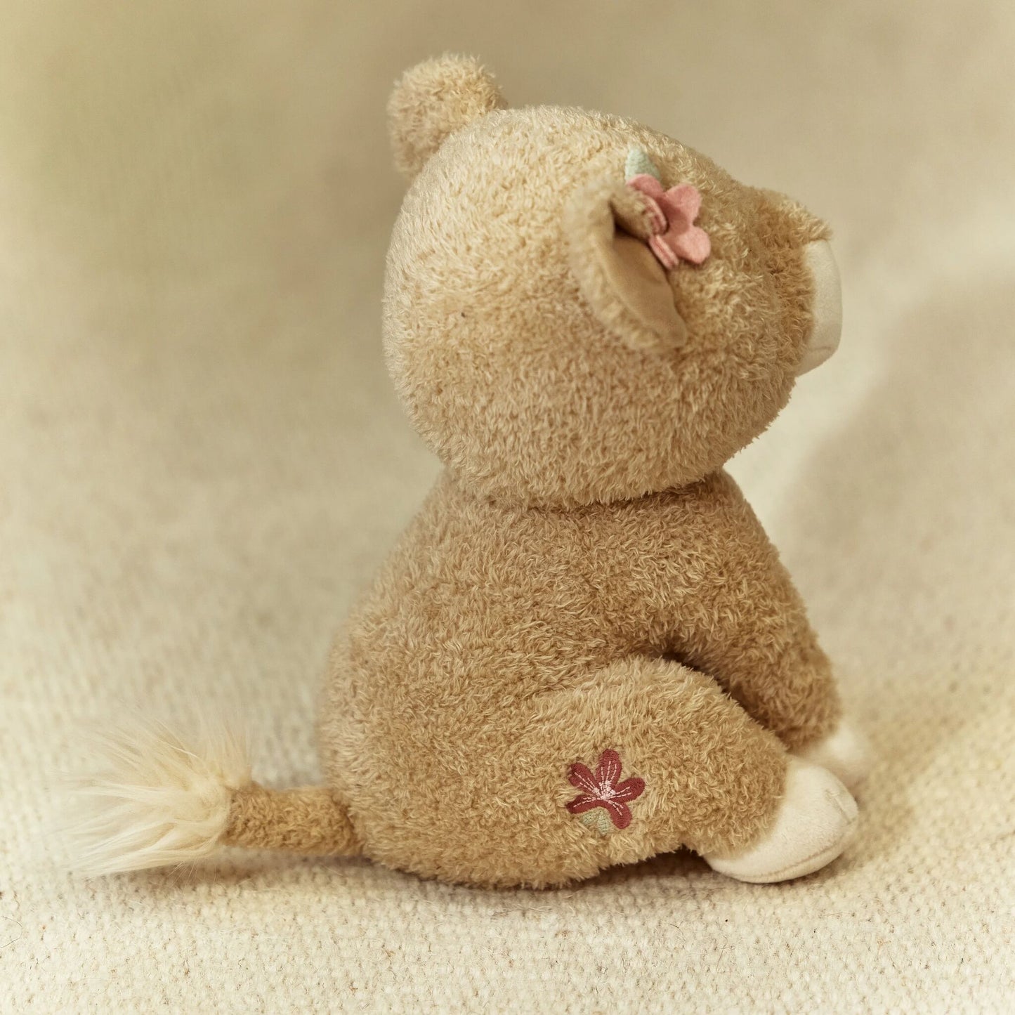 Cuddle Lioness 17cm