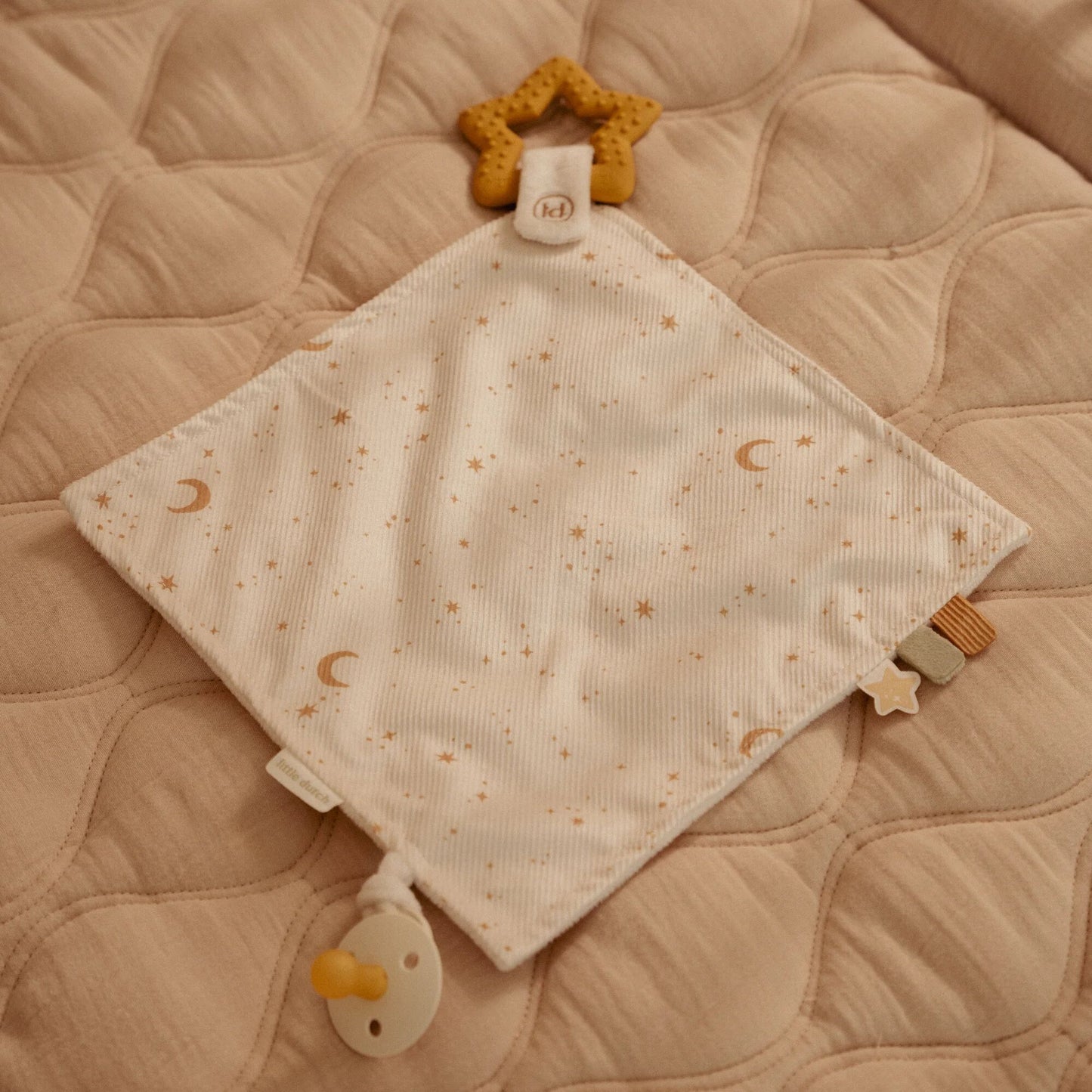 Newborn Naturals Goose Cuddle Cloth w/ Teether