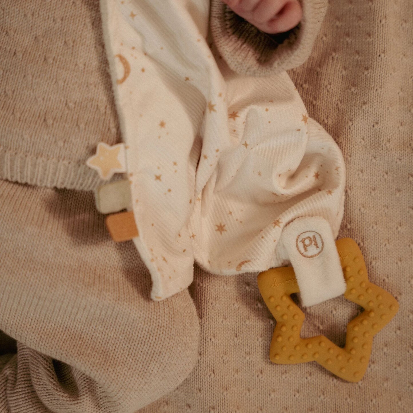 Newborn Naturals Goose Cuddle Cloth w/ Teether