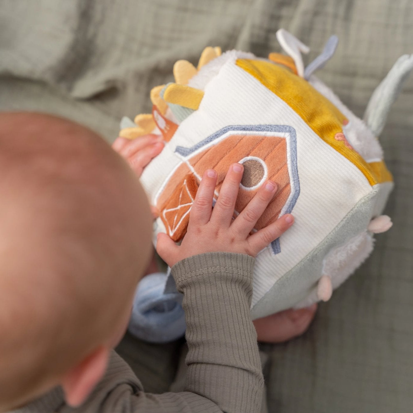 Little Farm Soft Activity Cube